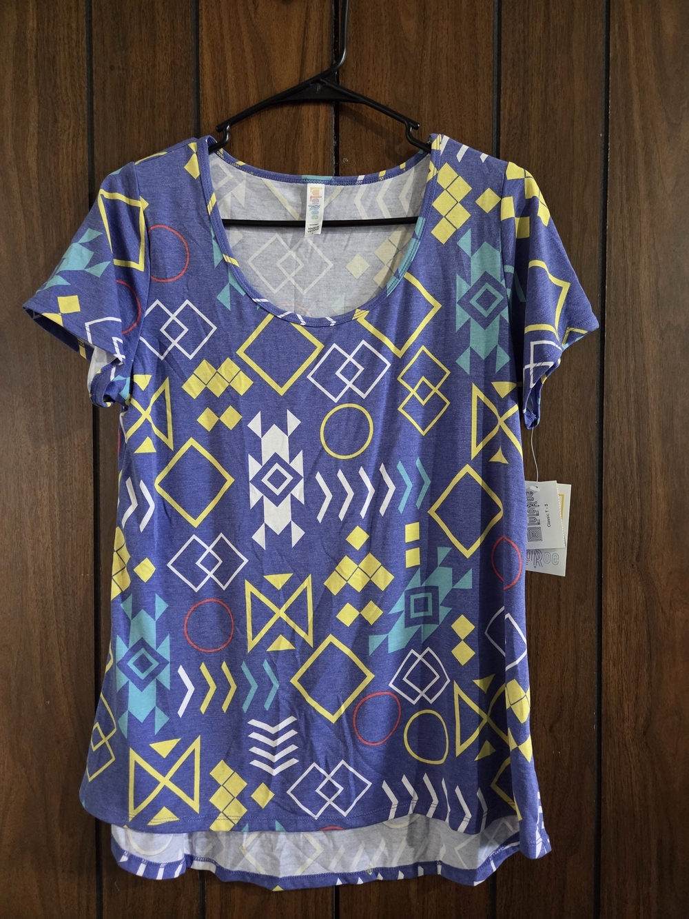 LuLaRoe Short Sleeve Scoop Neck Tee